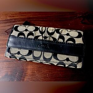 Coach signature wallet, gray canvas, black C, excellent condition